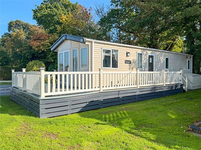 2 Bedroom Mobile/park Home For Sale In Sycamore, Hoburne Bashley Holiday Park, New Milton, Hampshire, BH25