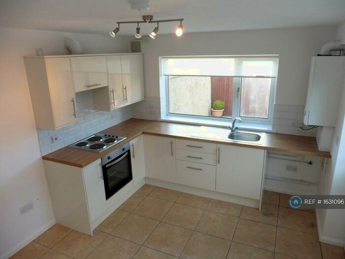 2 Bedroom Flat To Rent In Manselton, Swansea, SA5