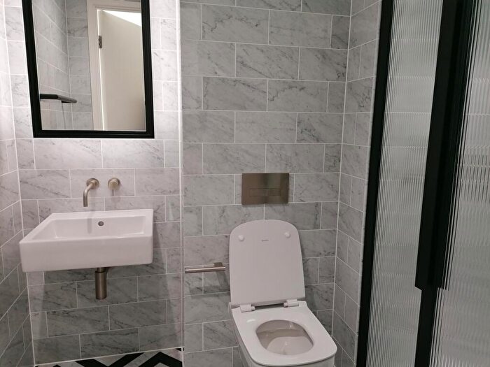 2 Bedroom Flat To Rent In Wards Place London, E14