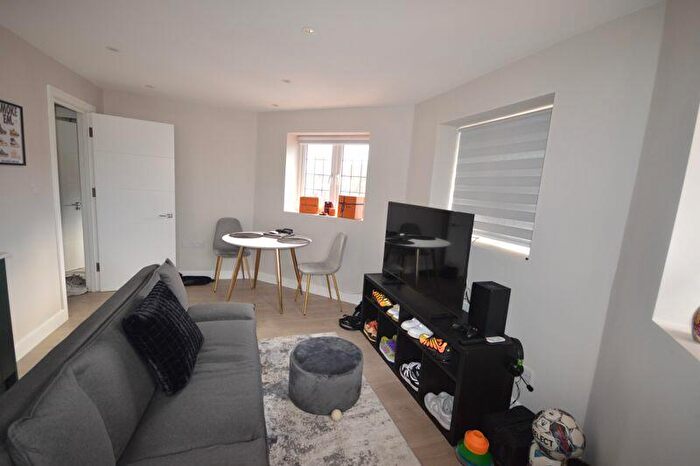 1 Bedroom Flat To Rent In Beacon House, Beaconsfield, HP9