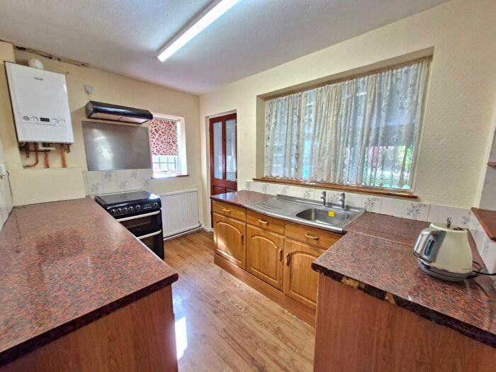 3 Bedroom Semi-Detached Bungalow For Sale In Thirlestane Crescent, Far Cotton, Northampton, NN4