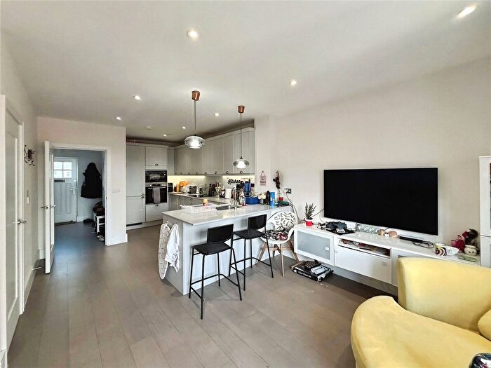 5 Bedroom Terraced House For Sale In Maine Street, Reading, Berkshire, RG2