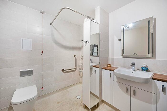 2 Bedroom Retirement Property For Sale In Lower Turk Street, Alton, Hampshire, GU34