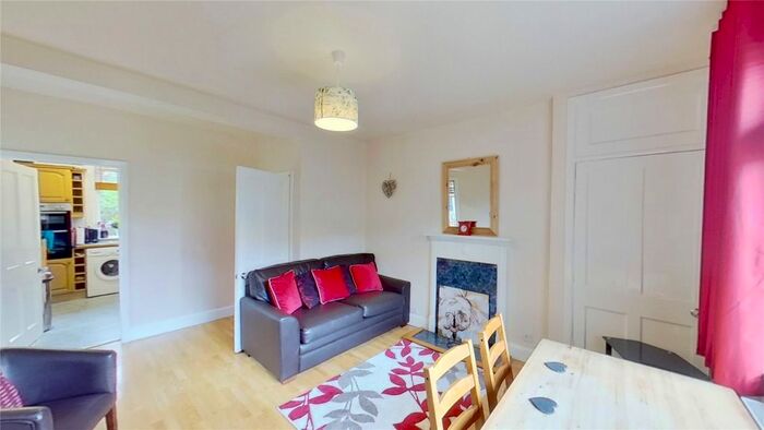 3 Bedroom Flat To Rent In Royston Mains Place, Edinburgh, EH5