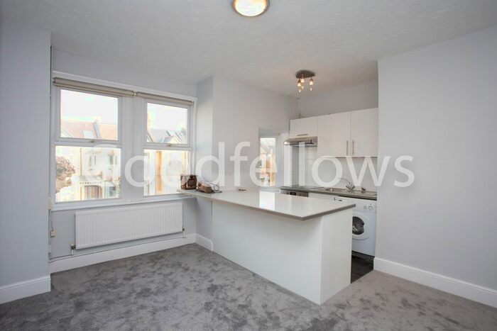 1 Bedroom Flat To Rent In Carlton Park Ave, Raynes Park, London, SW20