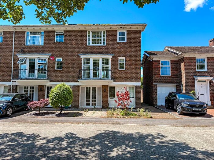4 Bedroom End Of Terrace House For Sale In Little Green, Gosport, PO12