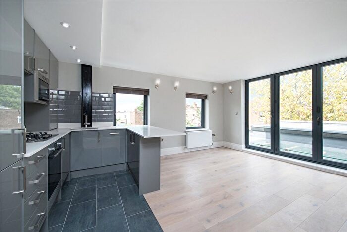 2 Bedroom Flat To Rent In Villiers Road, Willesden Green, NW2