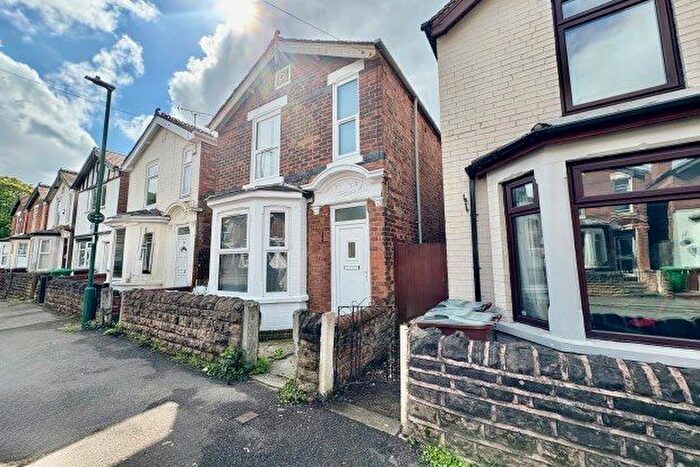 3 Bedroom Property To Rent In Abbey Grove, Nottingham, NG3