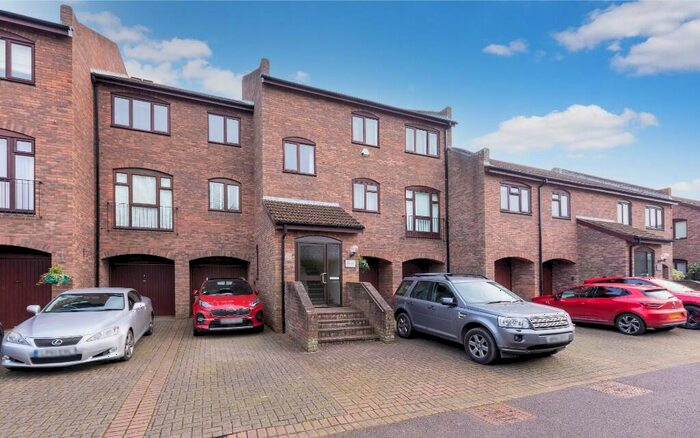 1 Bedroom Apartment For Sale In Eton, Windsor, SL4