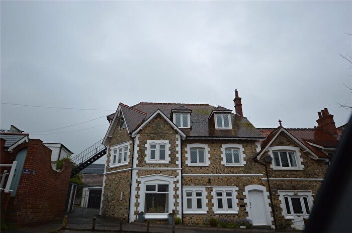 1 Bedroom Flat To Rent In Beach Court, Fore Street, Beer, EX12