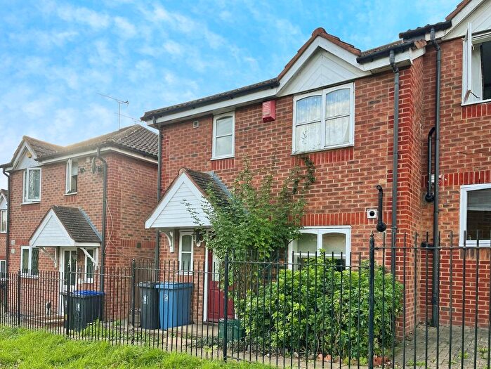 3 Bedroom Terraced House To Rent In Coalmans Way, Burnham, Slough, SL1