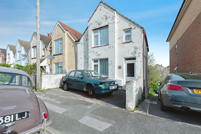 3 Bedroom End Terrace House For Sale In Portland Road, Bournemouth, BH9