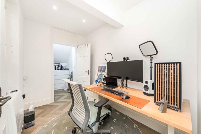2 Bedroom Flat To Rent In Churchfield Road, London, W13