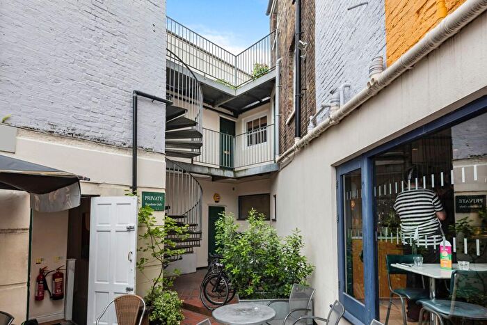 1 Bedroom Flat To Rent In Kennington Lane, London, SE11