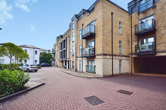 1 Bedroom Flat For Sale In Church Street, Maidstone, ME14