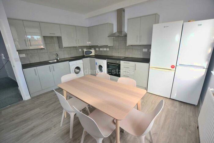 5 Bedroom Flat To Rent In Redlands Road, Reading, RG1