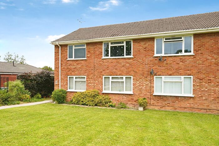 2 Bedroom Maisonette For Sale In Painswick Road, Matson, Gloucester, Gloucestershire, GL4
