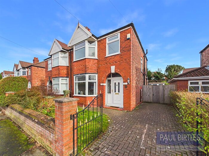 3 Bedroom Semi Detached House For Sale In Barkway Road, Stretford, Manchester, M32
