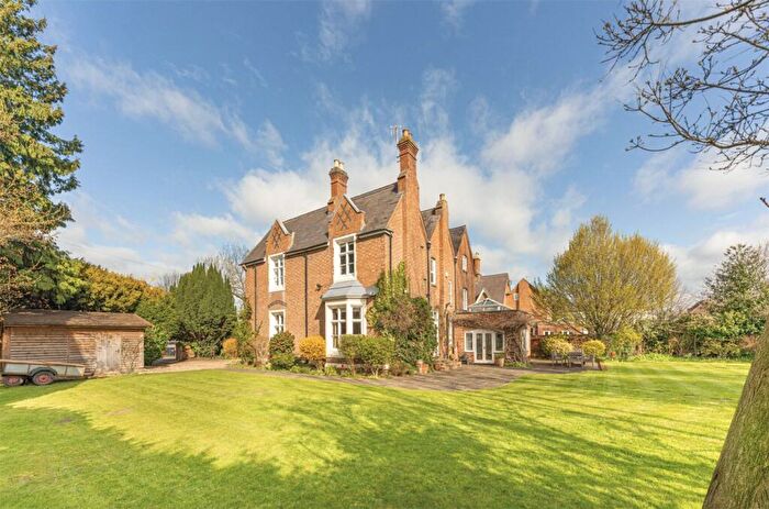 6 Bedroom Detached House For Sale In Eastnor Grove, Leamington Spa, Warwickshire, CV31