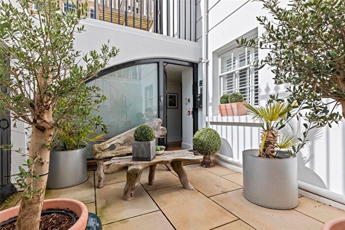 2 Bedroom Flat For Sale In Sussex Square, Brighton, East Sussex, BN2