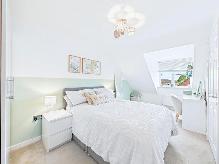 3 Bedroom Semi-Detached House For Sale In Spitfire Road, Sheffield, S13