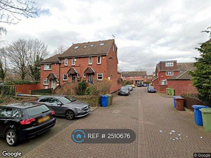 3 Bedroom Terraced House To Rent In Lavender Road, London, SE16