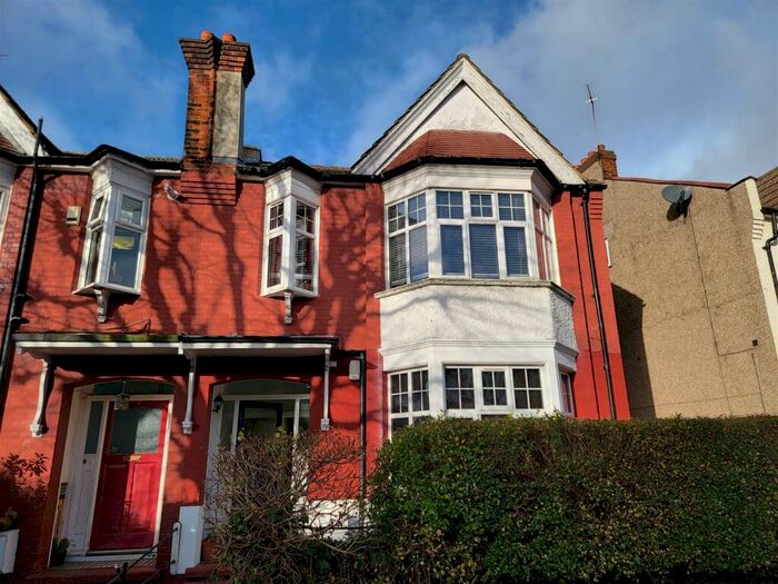 1 Bedroom Flat To Rent In Kingsley Road, Palmers Green, N13