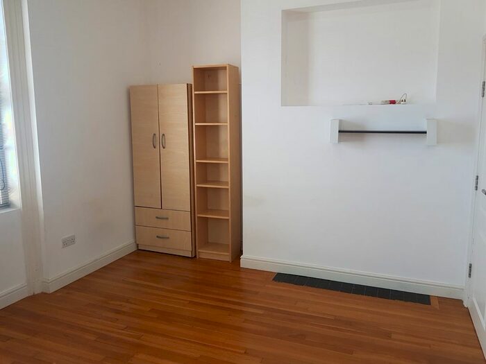 Studio To Rent In Brighton Road, Purley, CR8
