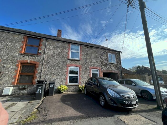 3 Bedroom Semi-Detached House To Rent In Whitstone Road, Shepton Mallet, BA4