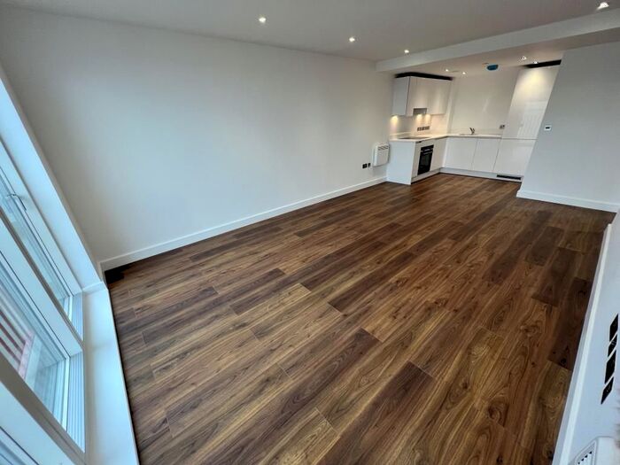 1 Bedroom Flat To Rent In Bracknell, Berkshire, RG12