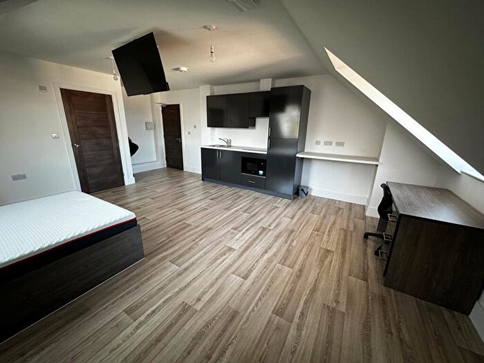 Flat To Rent In Charndon Close, Reading, RG2