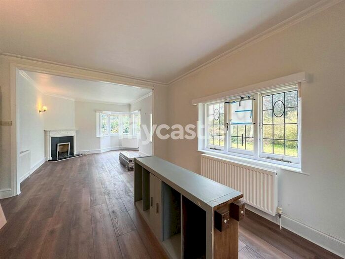 4 Bedroom Detached House To Rent In White Rose Lane, Woking, GU22