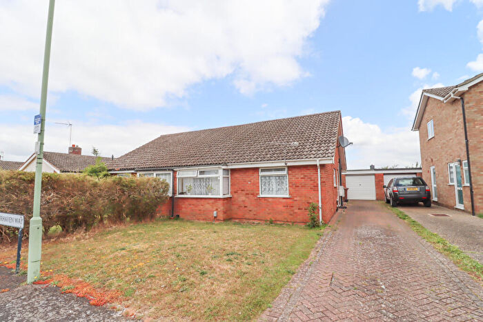 2 Bedroom Semi-Detached Bungalow To Rent In Fairhaven Way, Newmarket, CB8