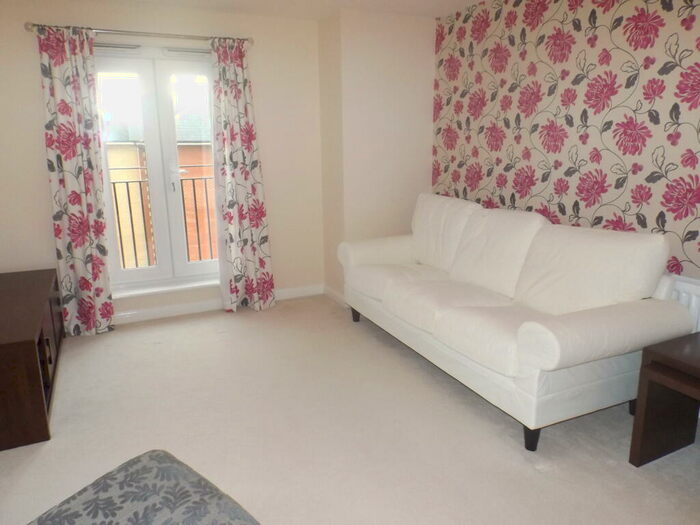 2 Bedroom Apartment To Rent In Ffordd James McGhan, Cardiff Bay, CF11
