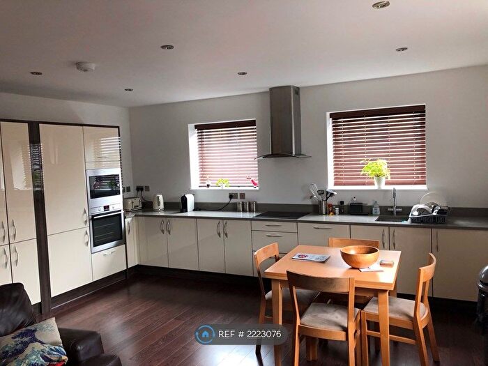 2 Bedroom Flat To Rent In Hamley Lodge, London, SE15