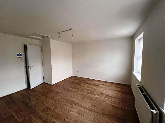 3 Bedroom Maisonette To Rent In Homerton, London, E9