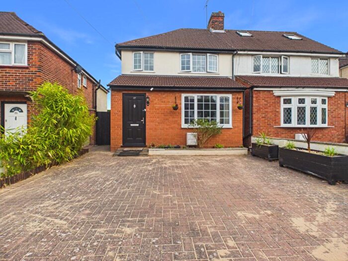 3 Bedroom Semi-Detached House For Sale In Kentons Lane, Windsor, Berkshire, SL4