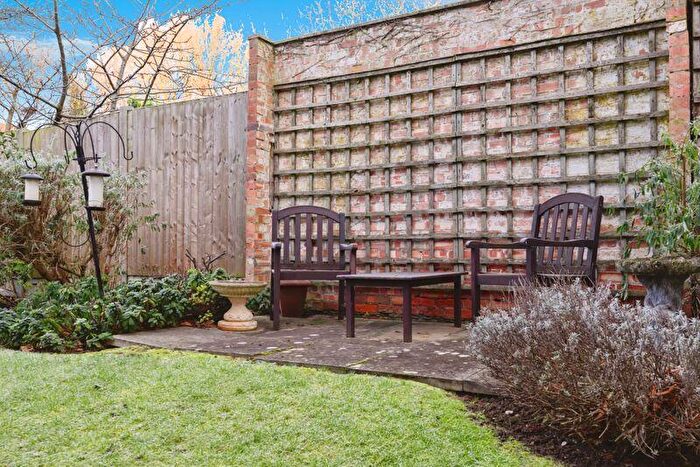 2 Bedroom Retirement Property For Sale In Spalding Court, Chelmsford, CM1