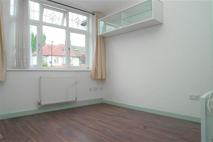 1 Bedroom Flat To Rent In Pitfold Road, London, SE12