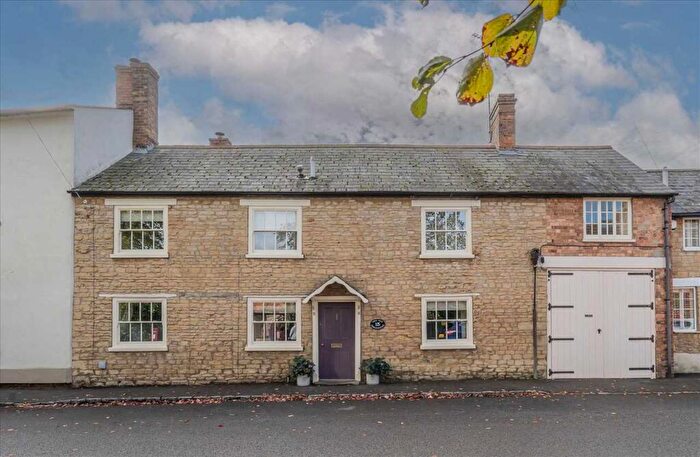6 Bedroom Terraced House For Sale In High Street, Emberton, Olney, MK46
