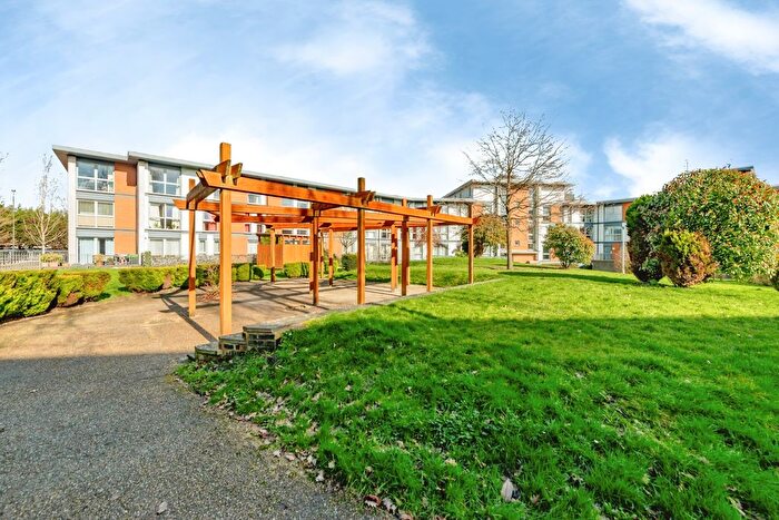 2 Bedroom Flat For Sale In Commonwealth Drive, Crawley, RH10