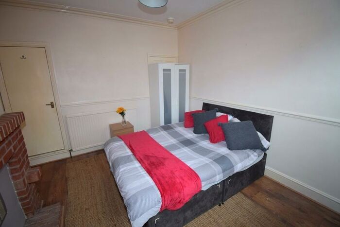 3 Bedroom House To Rent In Findern Street, Derby, DE22