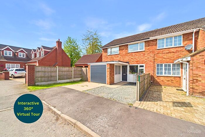 3 Bedroom Semi-Detached House For Sale In John Harrisons Close, Barrow-Upon-Humber, DN19