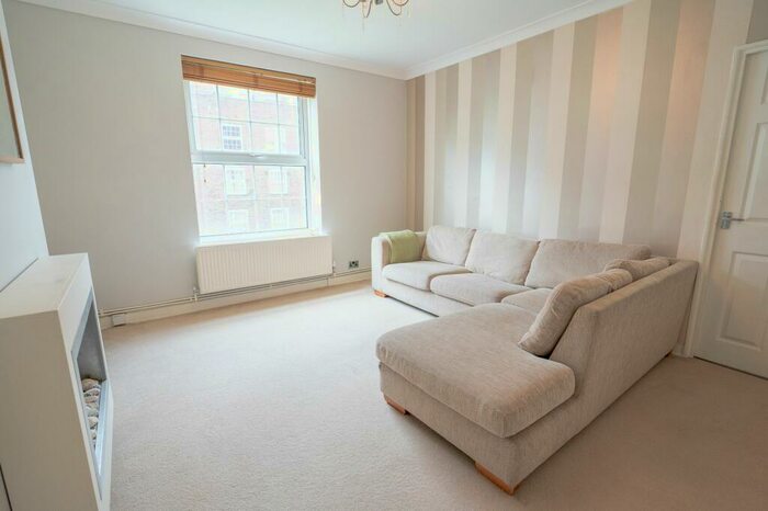 2 Bedroom Flat To Rent In Portland Avenue, Sidlaw House Portland Avenue, N16