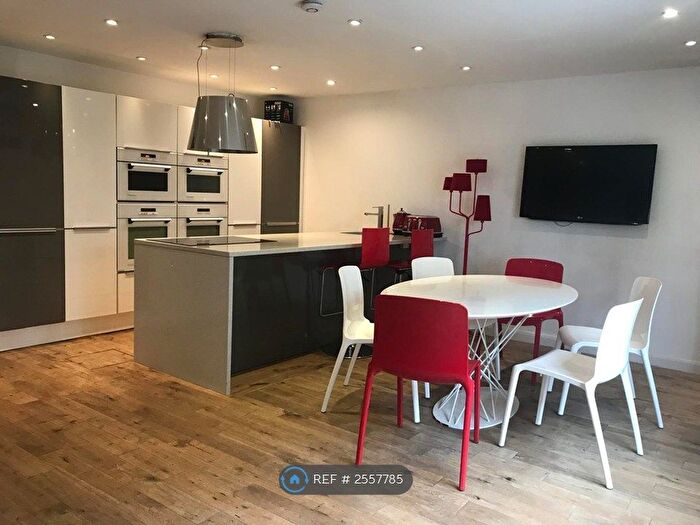 3 Bedroom Terraced House To Rent In Marylebone, London, NW1