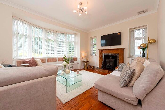 3 Bedroom Detached House For Sale In Ty-Gwyn, Brynteg, Treharris, CF46