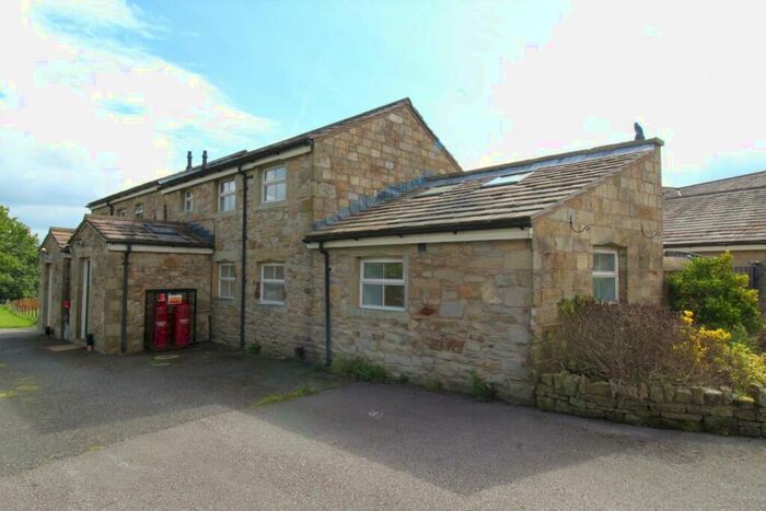 2 Bedroom Cottage To Rent In Birtle Road, Bury, BL9