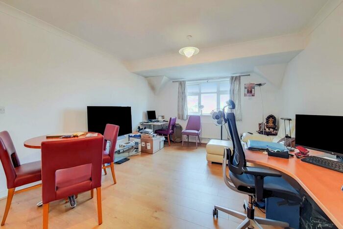 2 Bedroom Flat To Rent In Draycott Avenue, Harrow, HA3