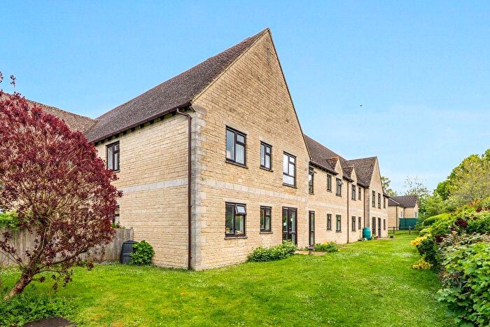 2 Bedroom Retirement Property For Sale In Cecily Court, Cambridge Way, Minchinhampton, GL6