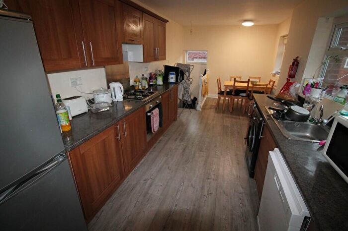 5 Bedroom Maisonette To Rent In Forsyth Road, Newcastle Upon Tyne, NE2